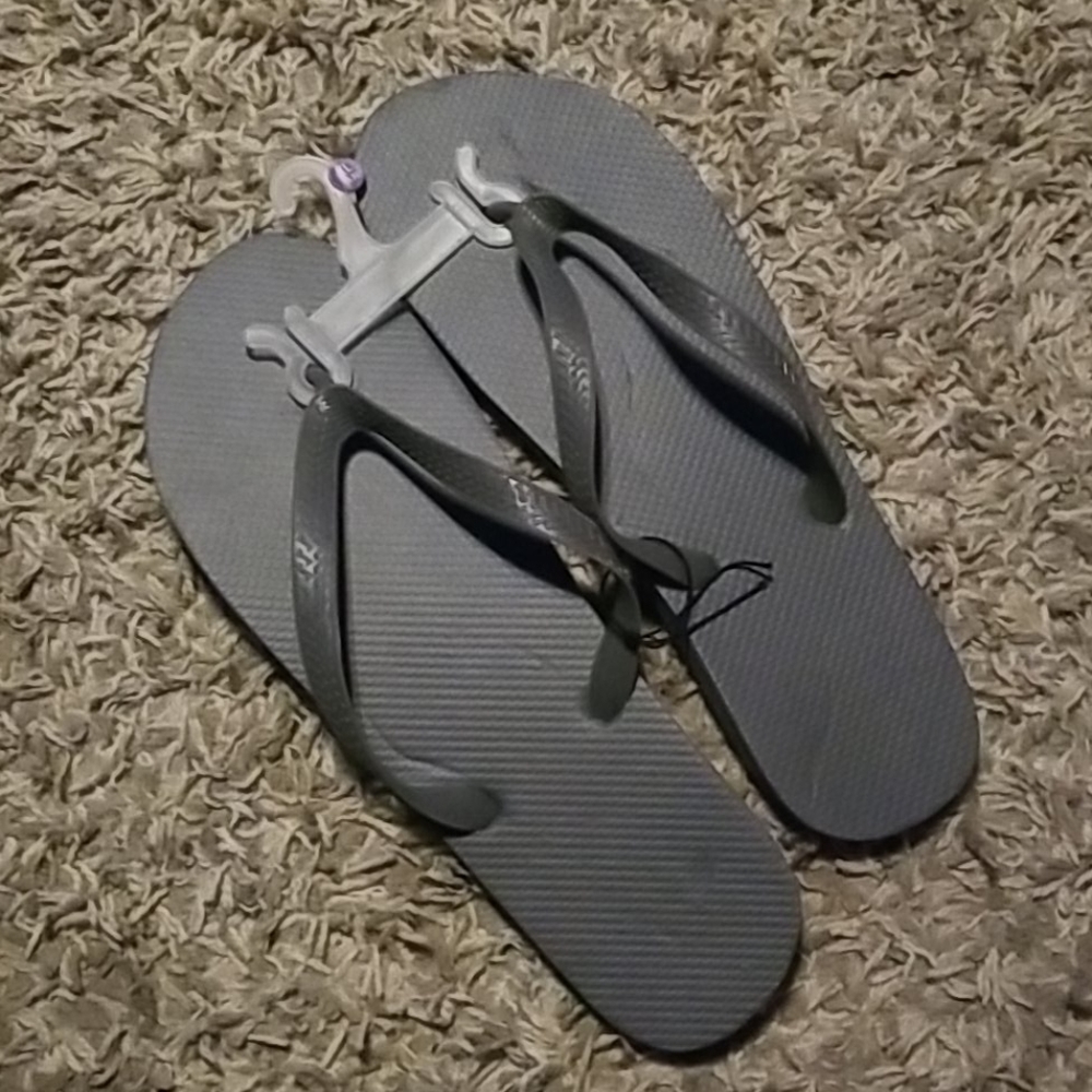 NEW Men's Flip Flops